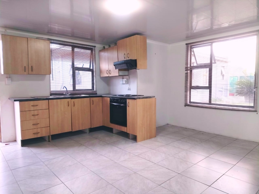 To Let 1 Bedroom Property for Rent in Rustdal Western Cape